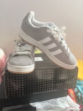 adidas big boys Suede Sneakers in Light Gray and White